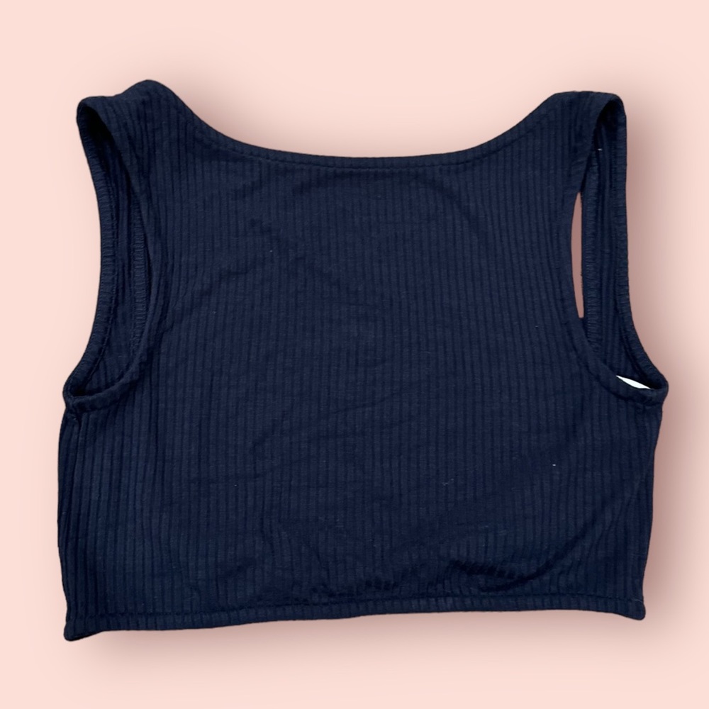 Semi backless Crop Top - Picture 2 of 3